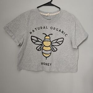 Bee Graphic Crop Tee